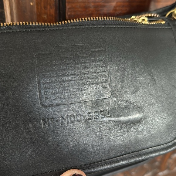 COACH purse Leather and Brass Flap Top Shoulder Bag vintage 1990s Patricia - Picture 8 of 10